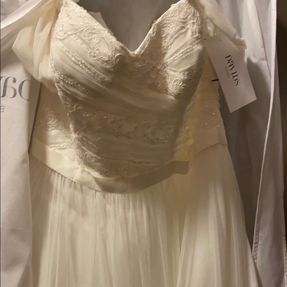 Swag sleeve David’s Bridal Wedding Dress - Picture 3 of 4
